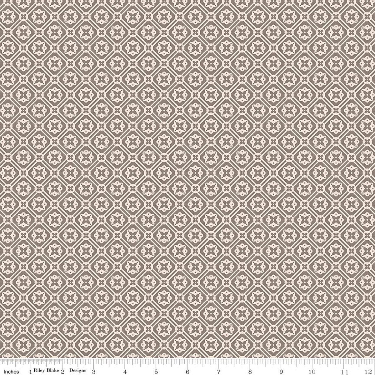 FQ-Farmers Daughter Doily Rustic
