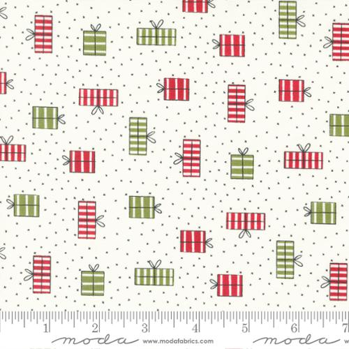 FQ Wrapped Up Christmas Presents Vanilla Multi - 55623-21
